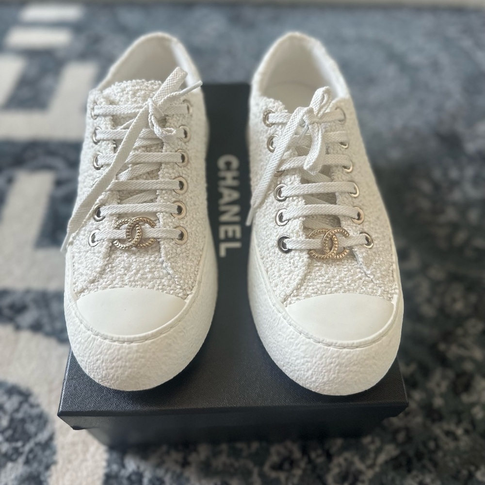 Chanel Low top cruisers
